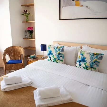 Apt 1, Opera House 2Nd Floor By Indigo Flats